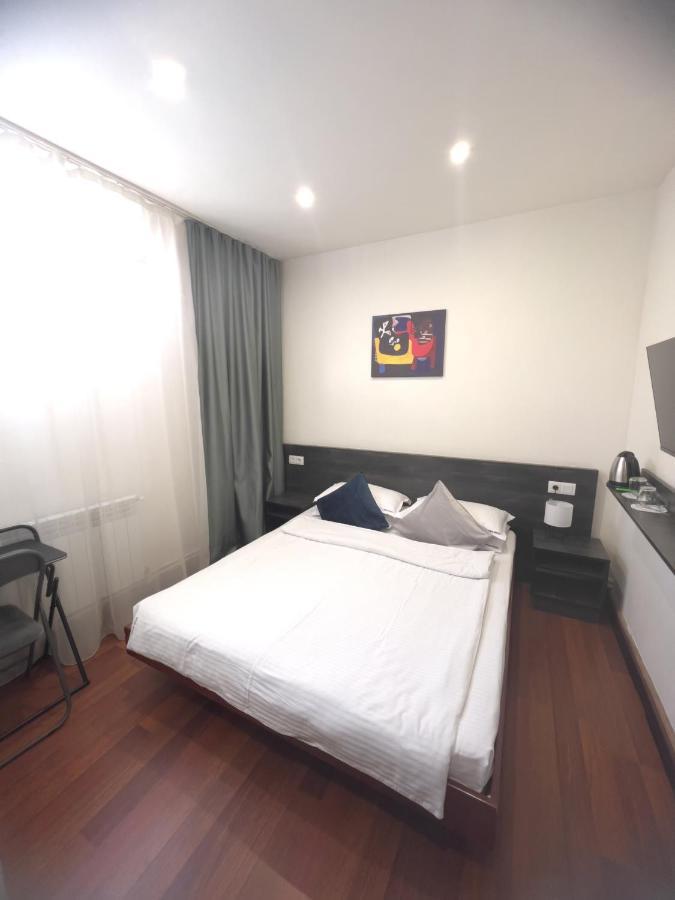 Nava Hotel Yerevan Room photo