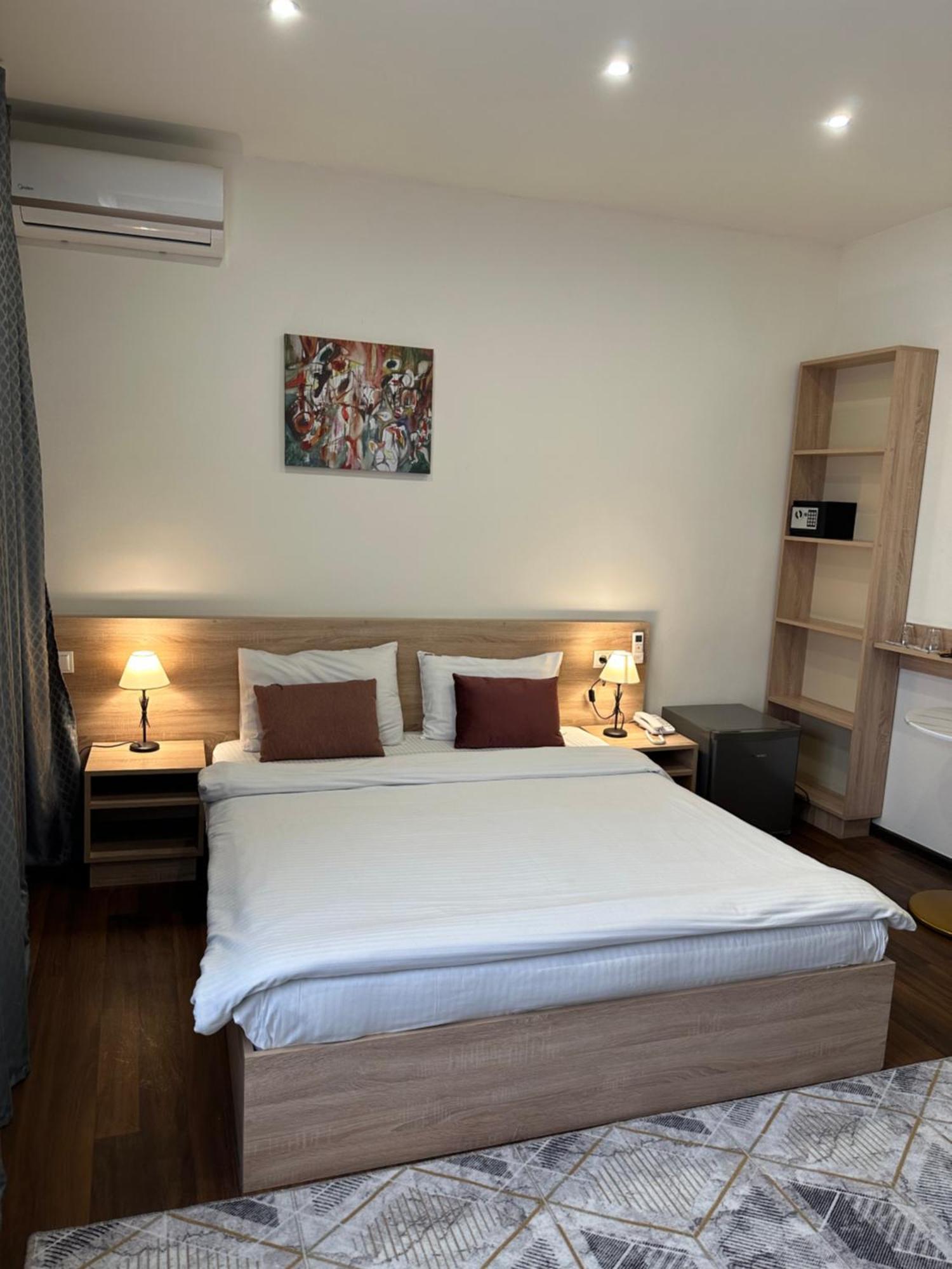 Nava Hotel Yerevan Room photo